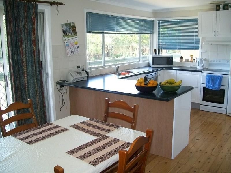 64 Bias Avenue, Bateau Bay NSW 2261