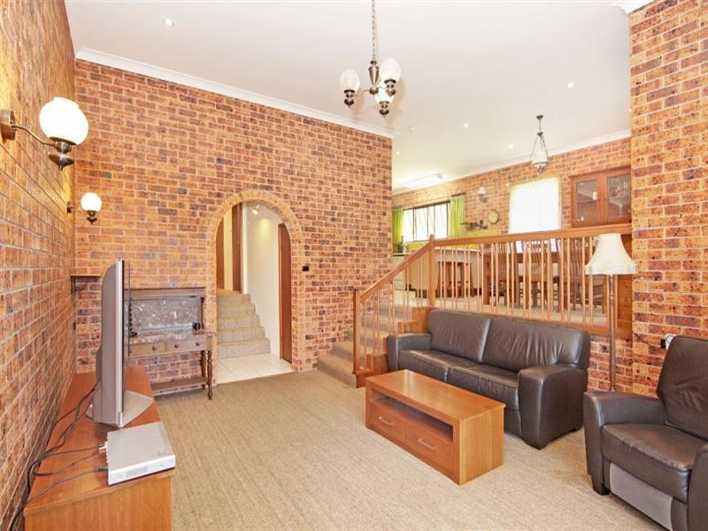 9 Promenade Avenue, Bateau Bay NSW 2261