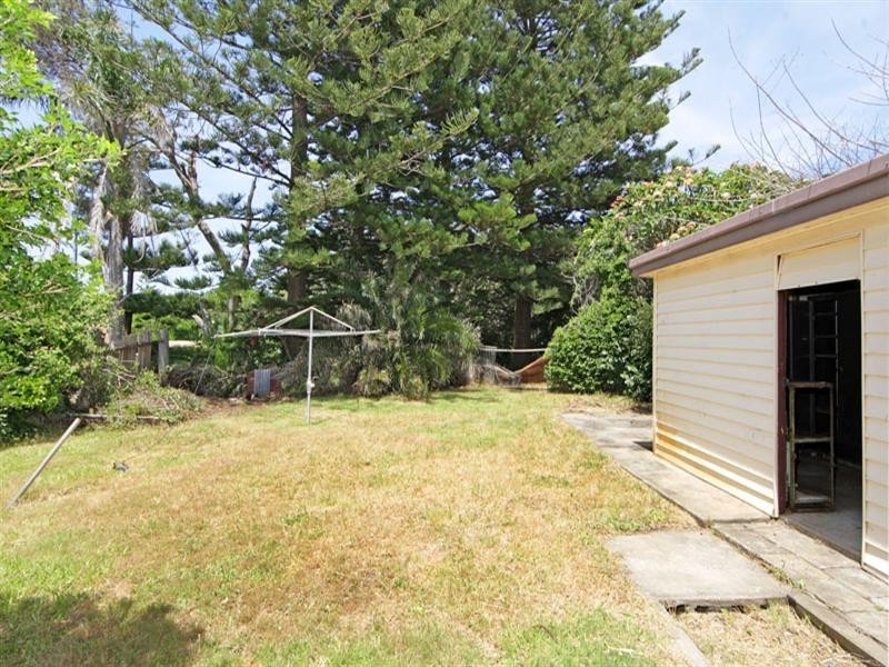 152 Ocean Parade, Blue Bay NSW 2261