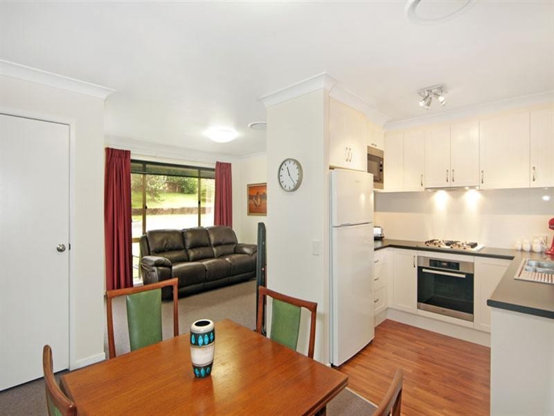31 Lancaster Parade, Bateau Bay NSW 2261