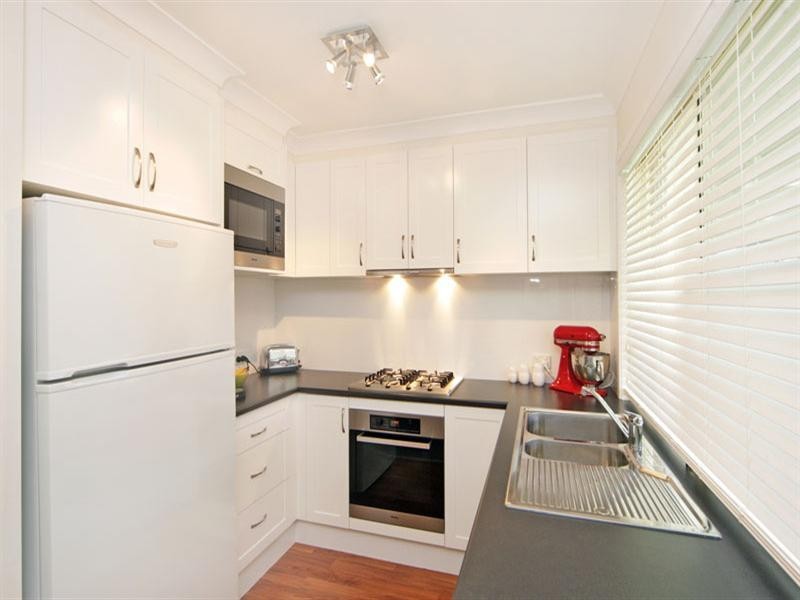 31 Lancaster Parade, Bateau Bay NSW 2261