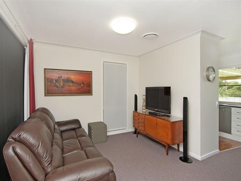 31 Lancaster Parade, Bateau Bay NSW 2261