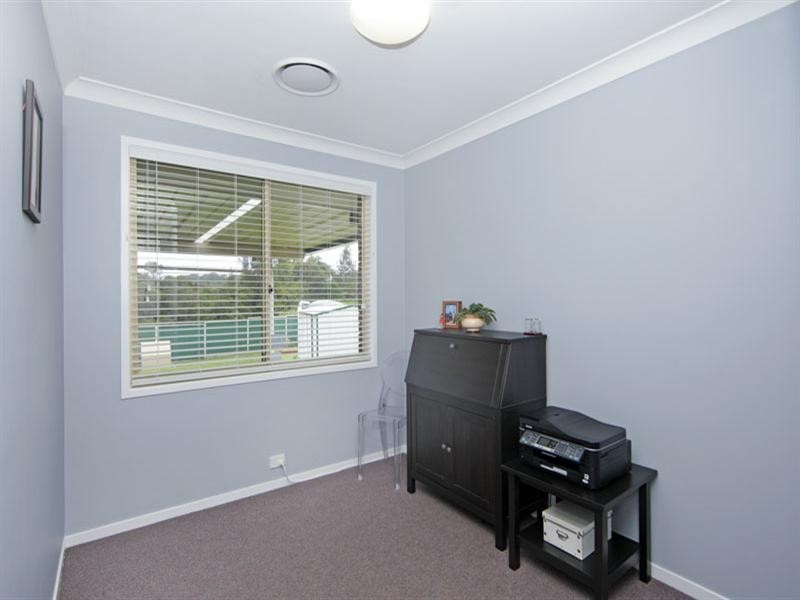 31 Lancaster Parade, Bateau Bay NSW 2261