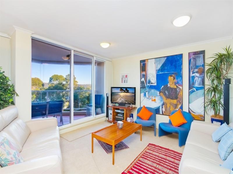 608/97-99 John Whiteway Drive, Gosford NSW 2250