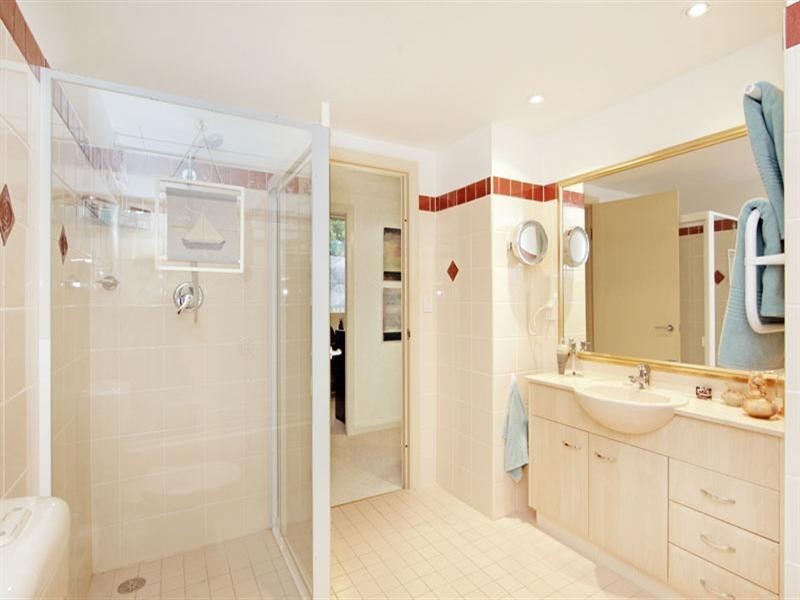 608/97-99 John Whiteway Drive, Gosford NSW 2250