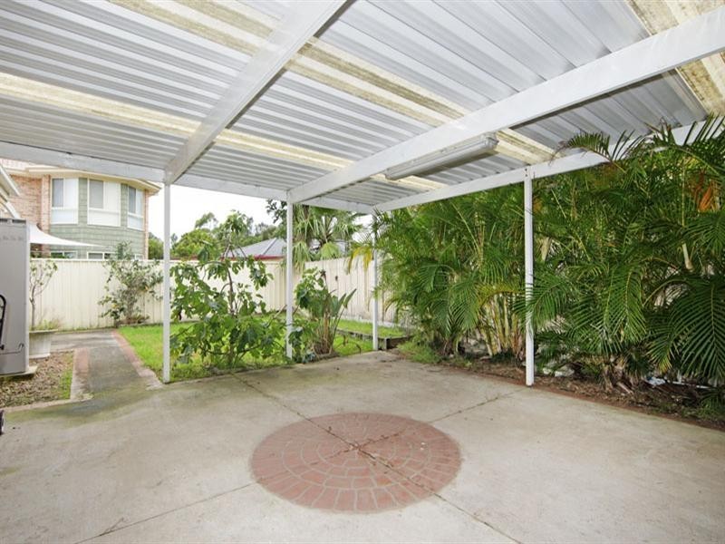 6 Macintyre Street, Bateau Bay NSW 2261