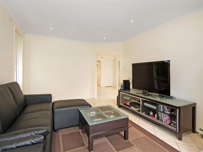 6 Macintyre Street, Bateau Bay NSW 2261