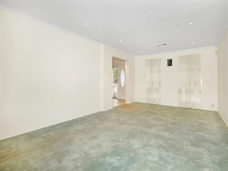 6 Macintyre Street, Bateau Bay NSW 2261