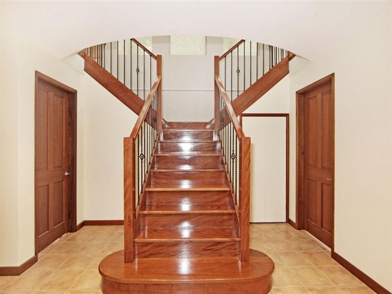 42 Reserve Drive, Bateau Bay NSW 2261