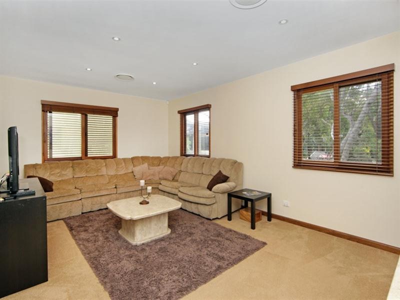 42 Reserve Drive, Bateau Bay NSW 2261