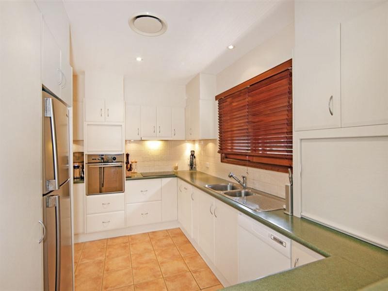 42 Reserve Drive, Bateau Bay NSW 2261