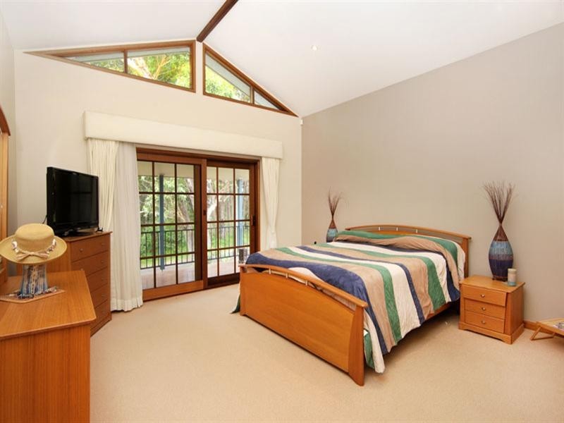 42 Reserve Drive, Bateau Bay NSW 2261