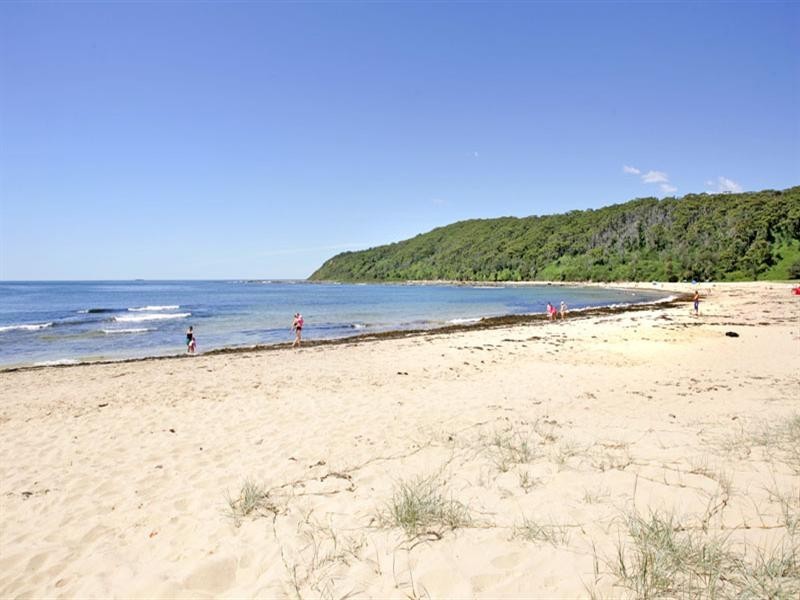 42 Reserve Drive, Bateau Bay NSW 2261