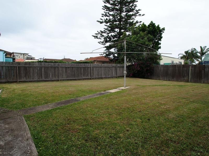 1 Fairview Avenue, The Entrance NSW 2261