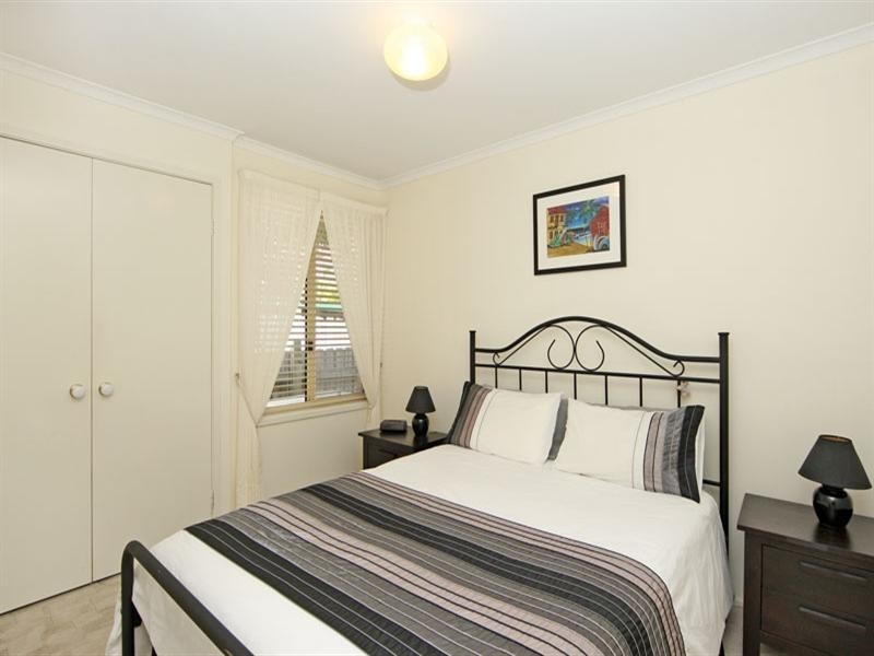 1 Oceanside Close, Bateau Bay NSW 2261