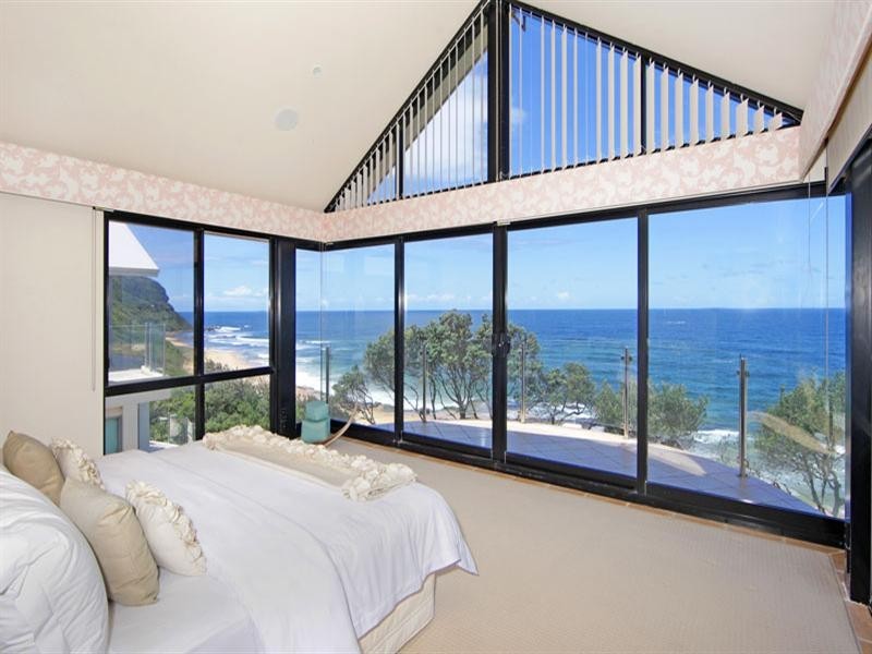 12 South Scenic Road, Forresters Beach NSW 2260