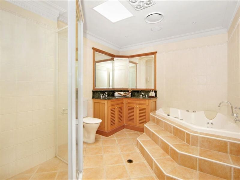 12 South Scenic Road, Forresters Beach NSW 2260