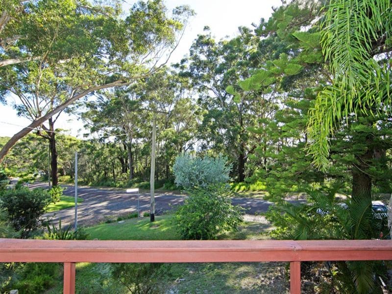 30 Reserve Drive, Bateau Bay NSW 2261