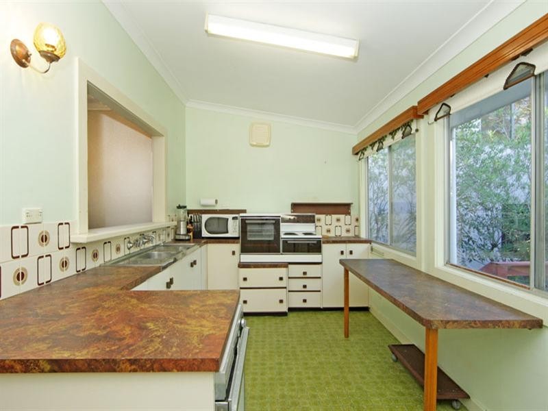 30 Reserve Drive, Bateau Bay NSW 2261