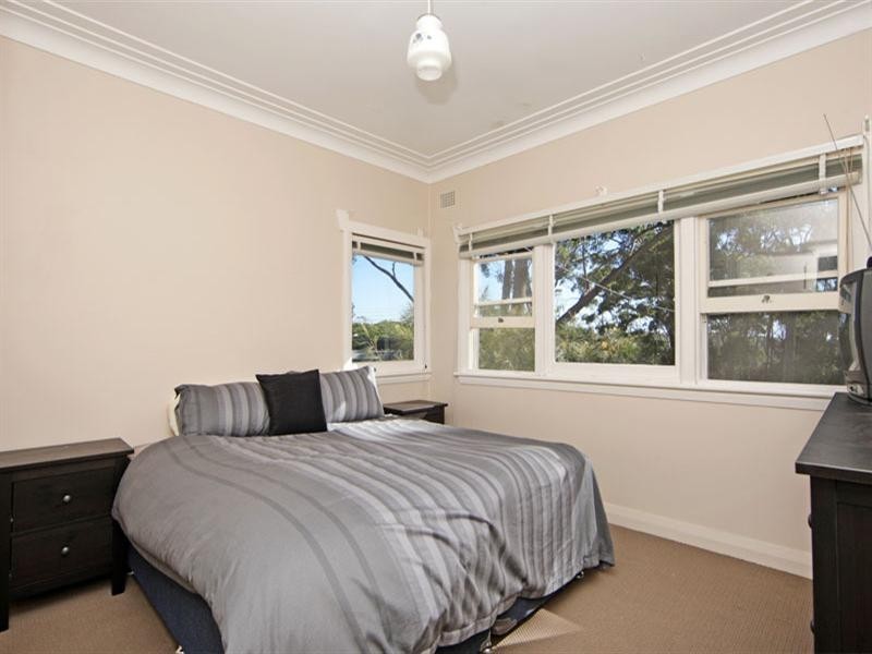 30 Reserve Drive, Bateau Bay NSW 2261