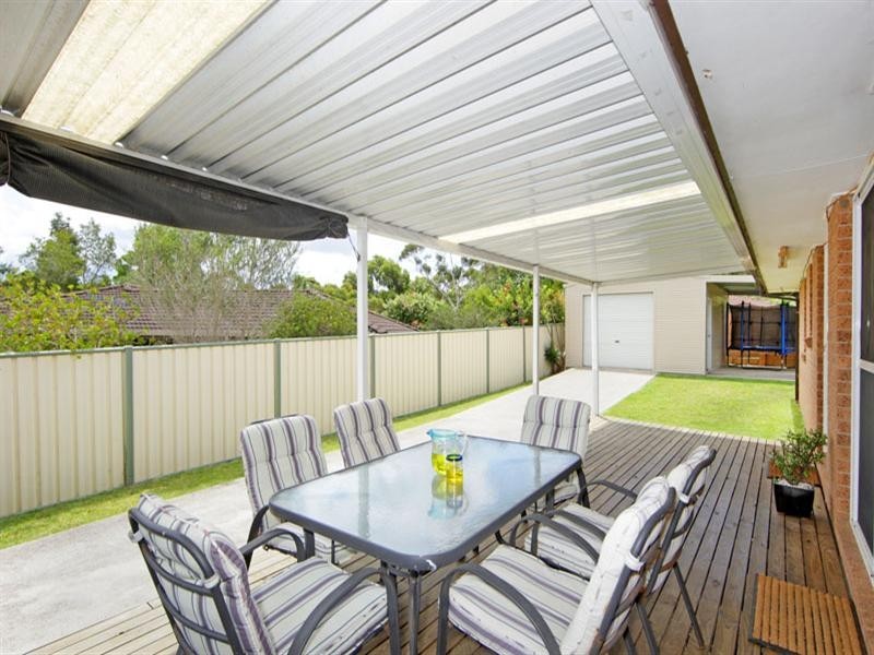 11 Lincoln Close, Bateau Bay NSW 2261
