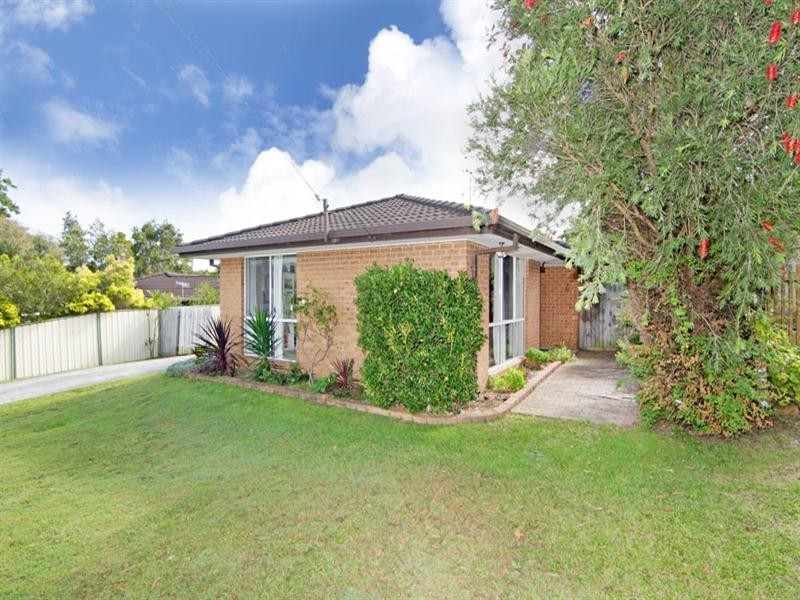 11 Lincoln Close, Bateau Bay NSW 2261