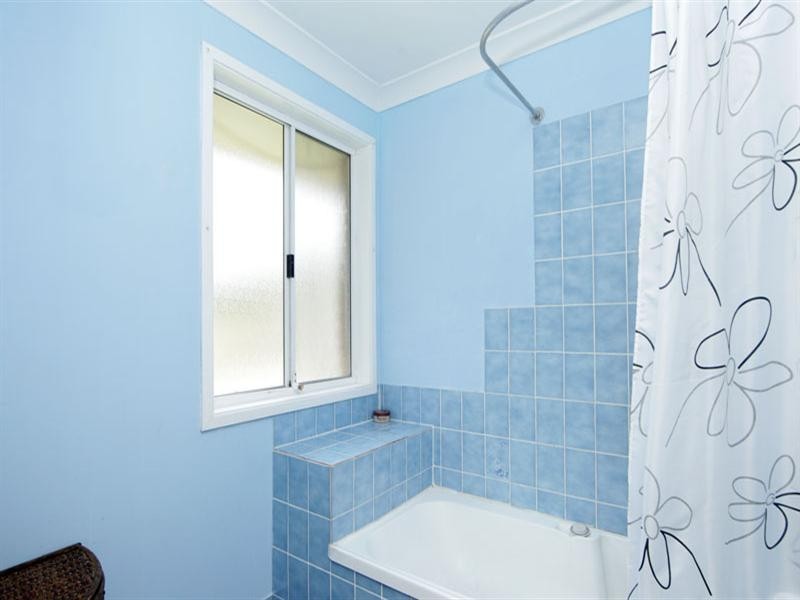 11 Lincoln Close, Bateau Bay NSW 2261