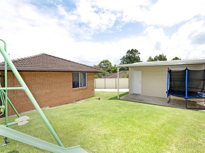 11 Lincoln Close, Bateau Bay NSW 2261