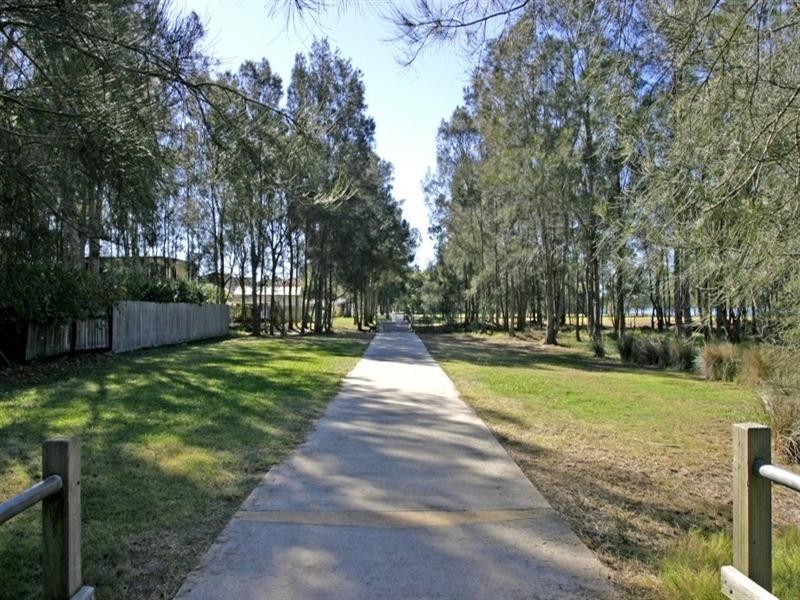125 Lakedge Avenue, Berkeley Vale NSW 2261