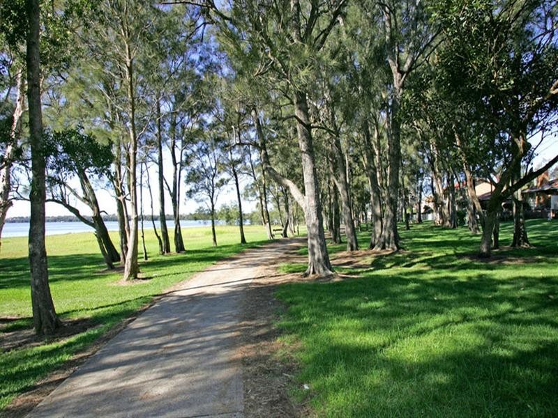125 Lakedge Avenue, Berkeley Vale NSW 2261