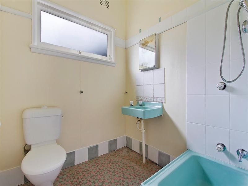 494 The Entrance Road, Bateau Bay NSW 2261