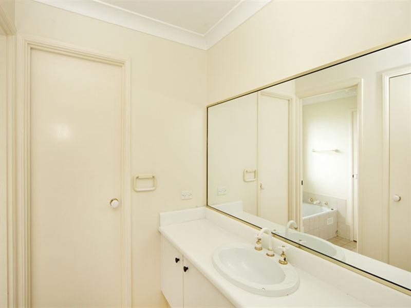 11 Lady Penrhyn Close, Bateau Bay NSW 2261