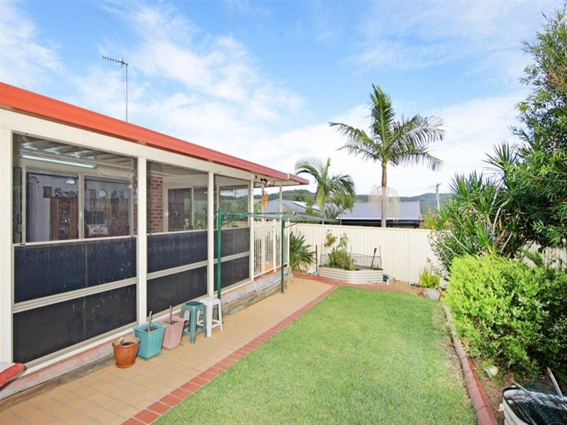 195 Cresthaven Avenue, Bateau Bay NSW 2261