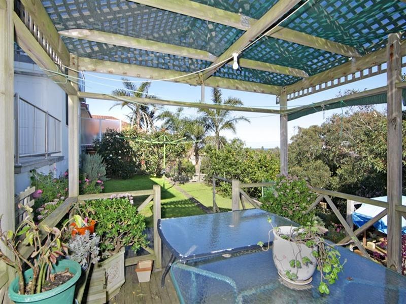 7 Boos Road, Forresters Beach NSW 2260