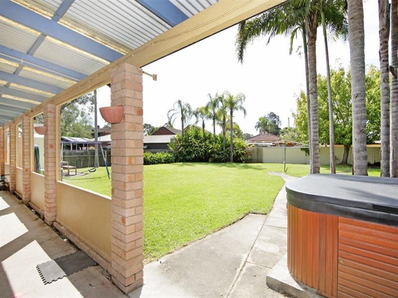 29 Laguna Parade, Berkeley Vale NSW 2261