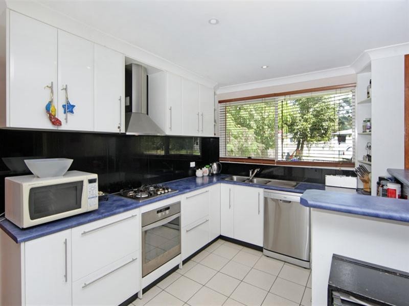 29 Laguna Parade, Berkeley Vale NSW 2261