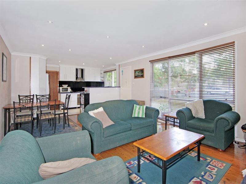 29 Laguna Parade, Berkeley Vale NSW 2261