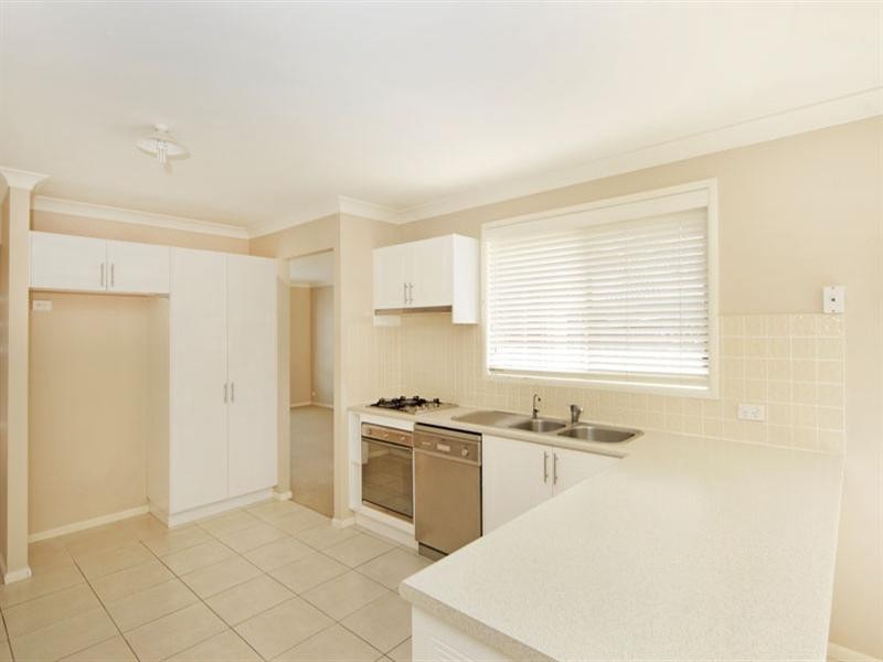 17 Churchill Street, Bateau Bay NSW 2261