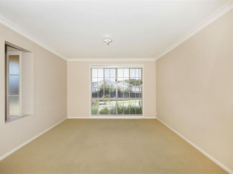 17 Churchill Street, Bateau Bay NSW 2261