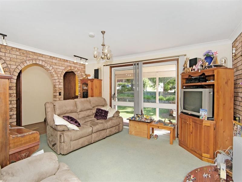 6 Marilyn Crescent, Tumbi Umbi NSW 2261