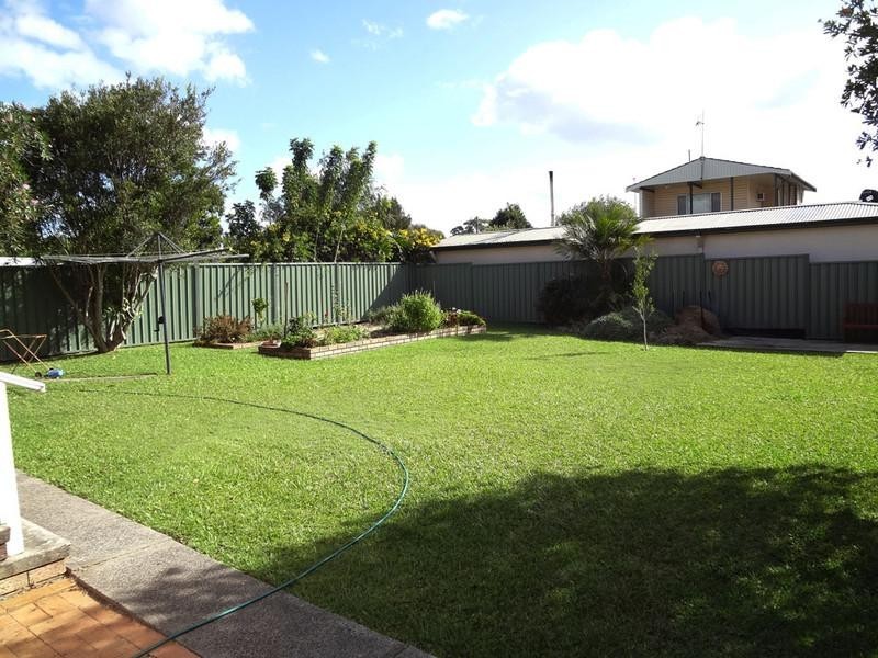 13 Shortland Avenue, Killarney Vale NSW 2261