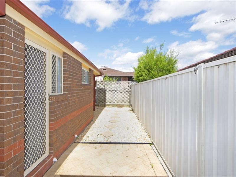 2/4 Supply Close, Bateau Bay NSW 2261