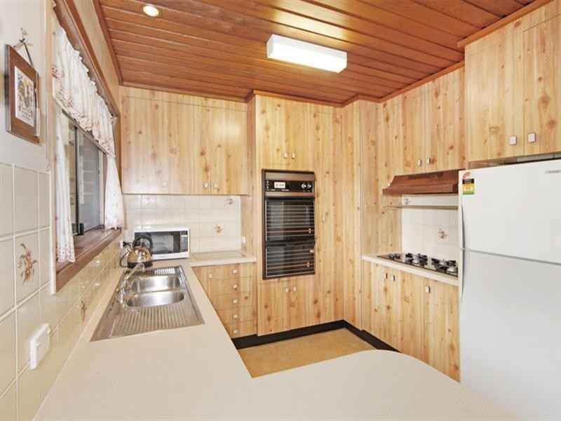 36 Sycamore Avenue, Bateau Bay NSW 2261