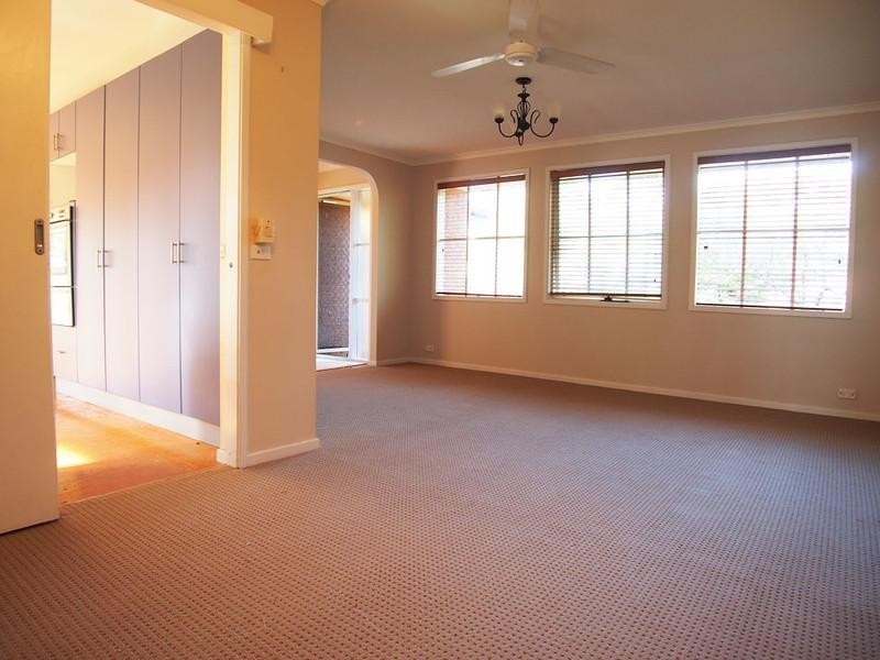 12 Haigh Close, Berkeley Vale NSW 2261