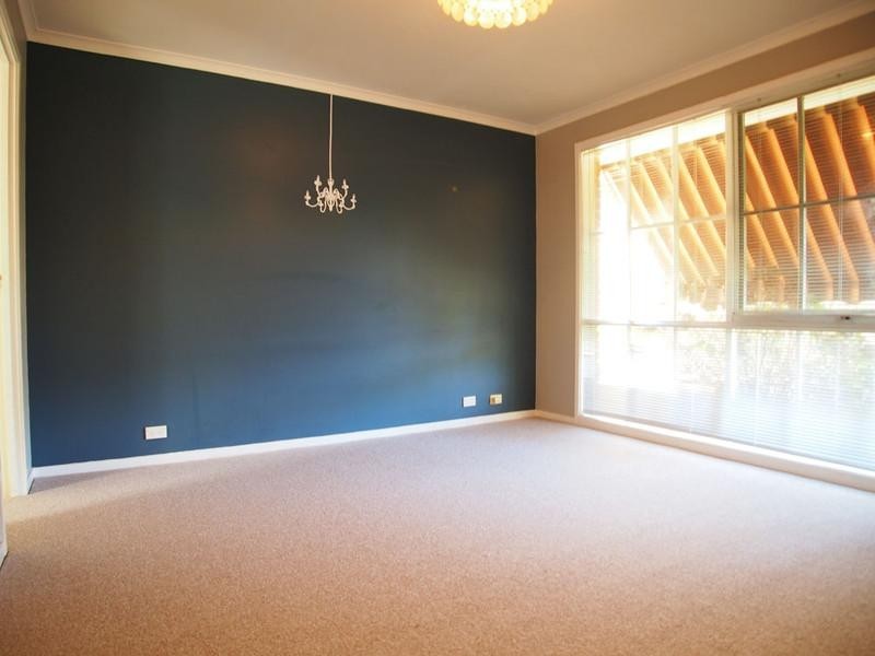 12 Haigh Close, Berkeley Vale NSW 2261