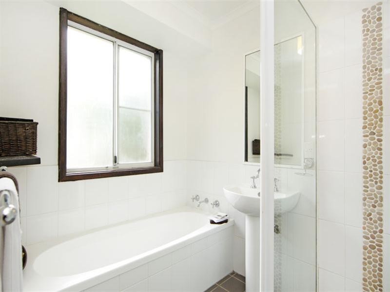 3A Hillside Drive, Berkeley Vale NSW 2261