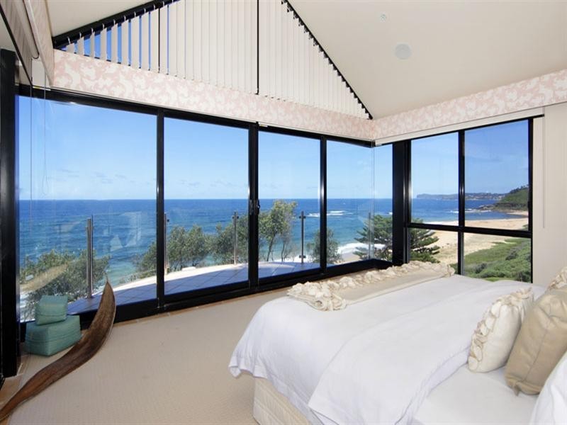 12 South Scenic, Forresters Beach NSW 2260