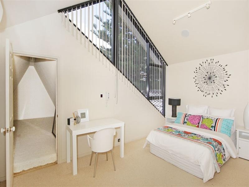 12 South Scenic, Forresters Beach NSW 2260
