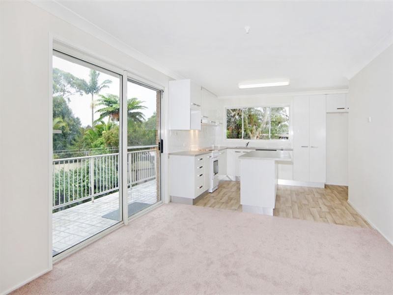 8 Promenade Avenue, Bateau Bay NSW 2261