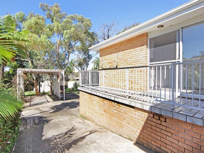 8 Promenade Avenue, Bateau Bay NSW 2261